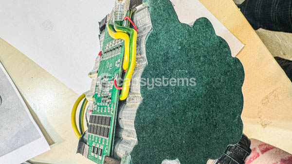 Процесс сборки аккумуляторов Cabsystems