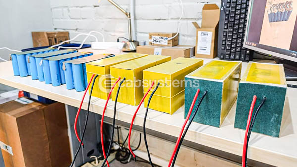 Хранение аккумуляторов на складе Cabsystems