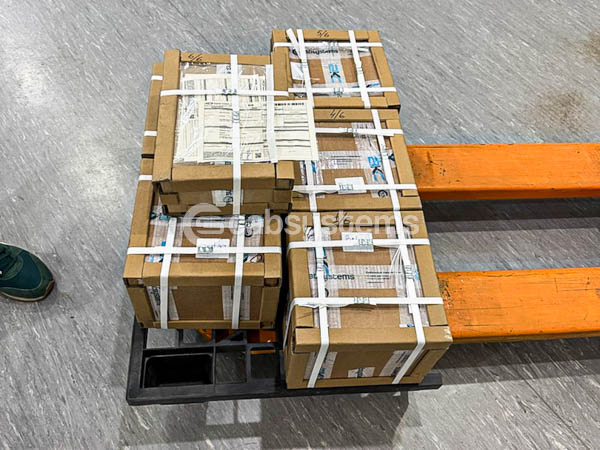 Склад аккумуляторов Cabsystems для заказчиков