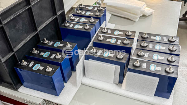 Склад готовых аккумуляторных сборок Cabsystems
